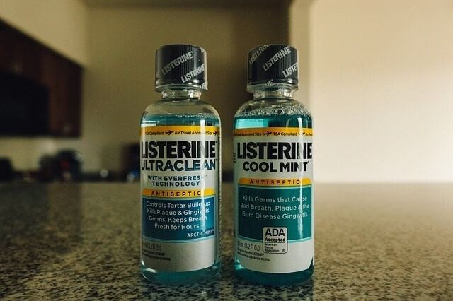 using listerine mouthwash to keep cats away from furniture