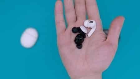 What makes earbuds catproof