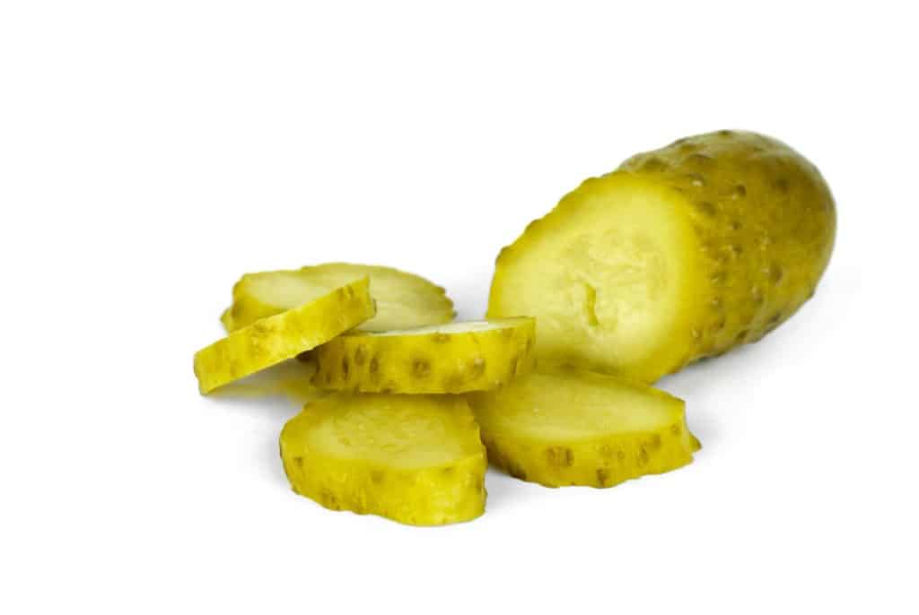 Can cats eat pickles